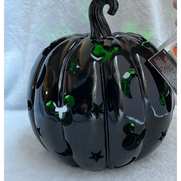 NEW 🎃 Mickey Pumpkin Decor with Color Changing LED Lights Black - Picture 5 of 10